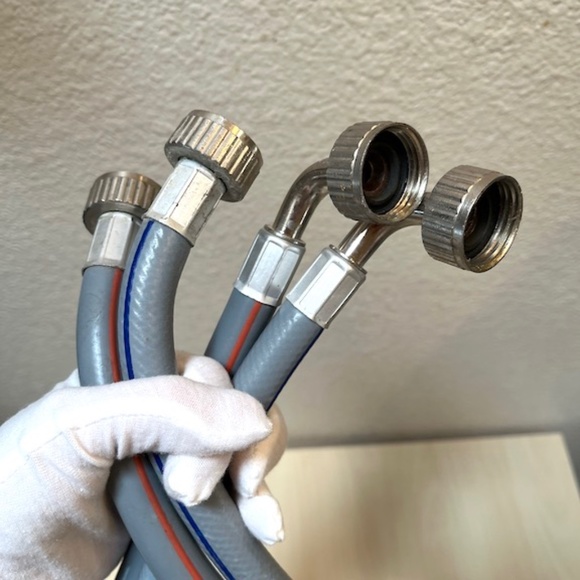 Set of Washer Hoses, Hot & Cold. 5 feet long. 2 Hoses. EUC. - Picture 4 of 9